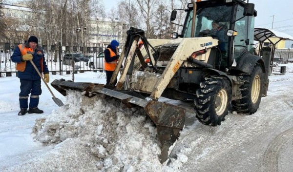 Полторы тысячи тонн снега вывезли за сутки с улиц Иркутска Полторы тысячи тонн снега вывезли за сутки с улиц Иркутска