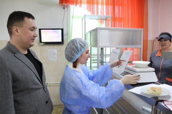 
			В столовых Максимовской и Мамоновской школ устраняют замечания после проверки ОНФ		
