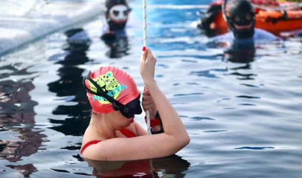 На&nbsp;Байкале спортсменка Мария Ольшевская установила рекорд России по&nbsp;подледному фридайвингу                            