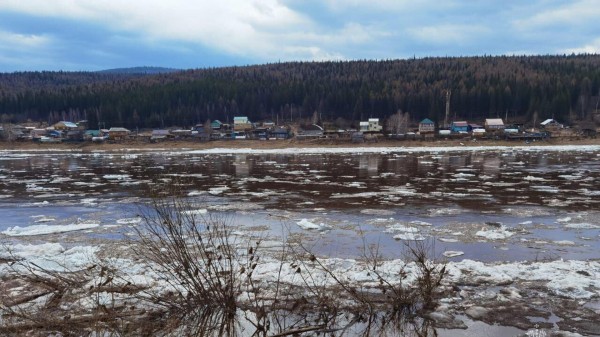 В Приангарье при подъеме реки Непа затопило 16 домов и 17 приусадебных участков В Приангарье при подъеме реки Непа затопило 16 домов и 17 приусадебных участков