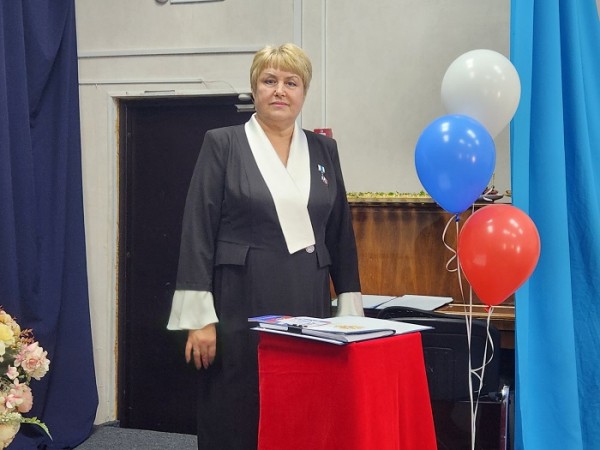 Елена Фокина официально вступила в должность главы Сосновоборского муниципального образования
Елена Фокина официально вступила в должность главы Сосновоборского муниципального образования