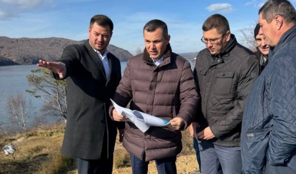 В Листвянке создают более 350 парковочных мест В Листвянке создают более 350 парковочных мест