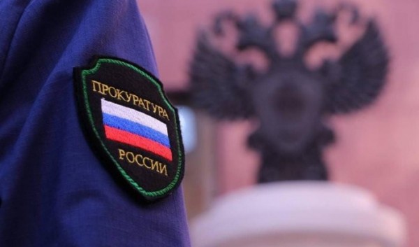 В Иркутске мужчина избил и скинул с четвертого этажа свою 17-летнюю дочь                            
