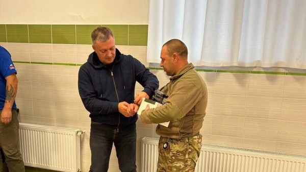 Кобзев передал на СВО дроны, купленные на благотворительные средства Кобзев передал на СВО дроны, купленные на благотворительные средства