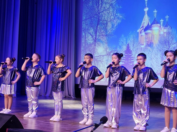 Юбилейные «Рождественские встречи» собрали в Доме культуры «Современник» около 300 участников
Юбилейные «Рождественские встречи» собрали в Доме культуры «Современник» около 300 участников