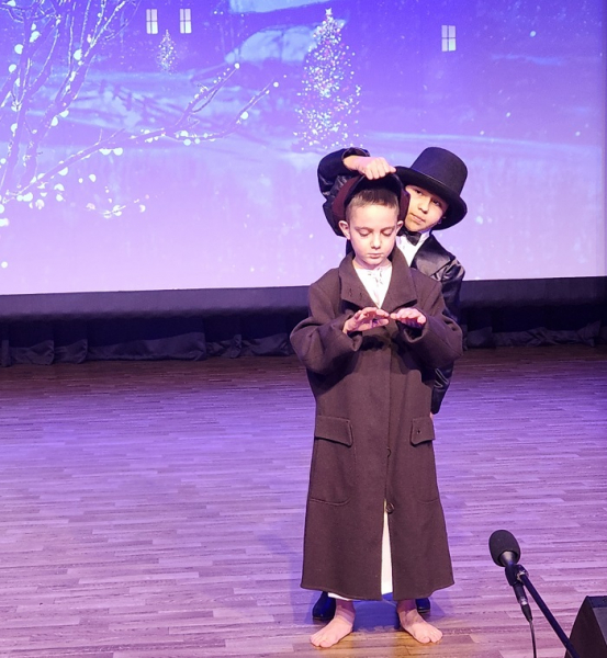 Юбилейные «Рождественские встречи» собрали в Доме культуры «Современник» около 300 участников
Юбилейные «Рождественские встречи» собрали в Доме культуры «Современник» около 300 участников