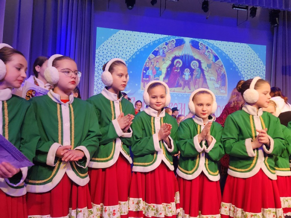 Юбилейные «Рождественские встречи» собрали в Доме культуры «Современник» около 300 участников
Юбилейные «Рождественские встречи» собрали в Доме культуры «Современник» около 300 участников