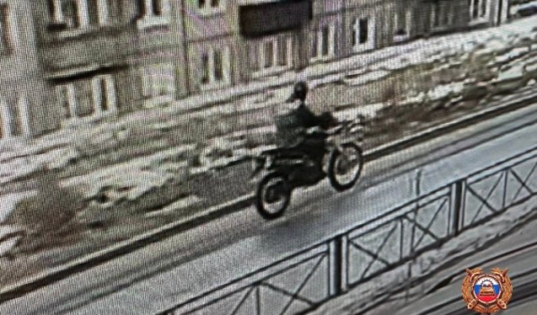 В Иркутске мотоциклист сбил женщину с коляской В Иркутске мотоциклист сбил женщину с коляской