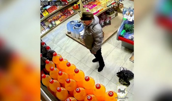 В Иркутске мужчина потратил с чужой карты 36 тысяч рублей (Видео) В Иркутске мужчина потратил с чужой карты 36 тысяч рублей (Видео)