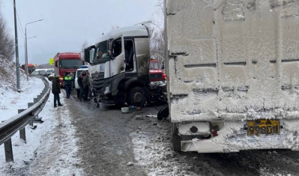Реверсивное движение открыли на участке трассы Р-258 &laquo;Байкал&raquo;, где произошло ДТП                            
