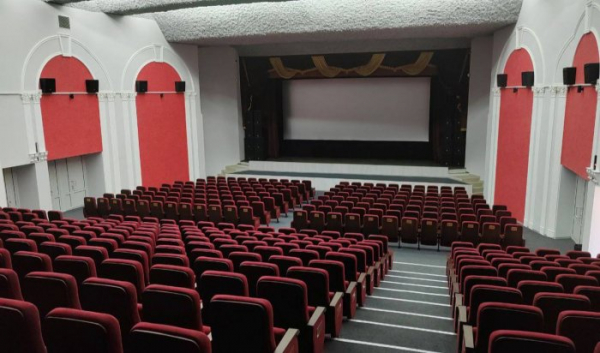 После ремонта открылся кинотеатр Дворца культуры «Горняк» в Черемхове После ремонта открылся кинотеатр Дворца культуры «Горняк» в Черемхове